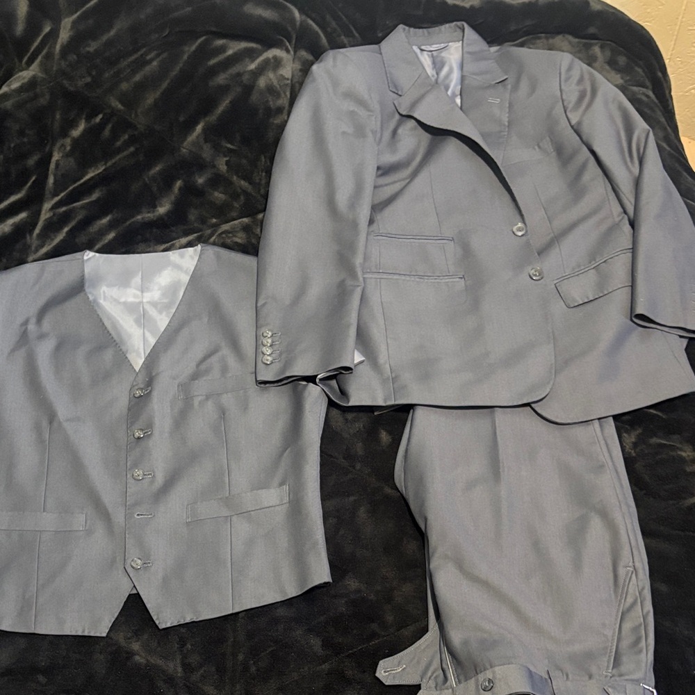 Handmade One of a kind Classic Men's Three-Piece Suit - Gray by Beckett & Robb